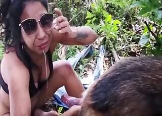 Geran Shepherd got a blowjob from brunette after outdoor zoo banging